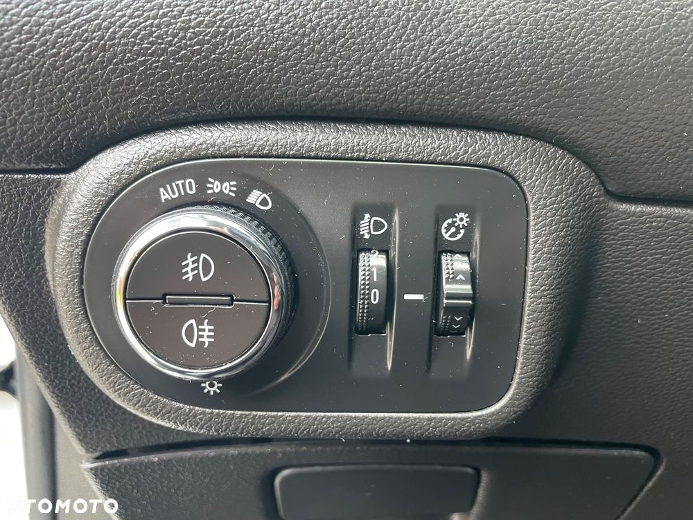 Opel Zafira Tourer 1.4 Turbo Innovation - 25