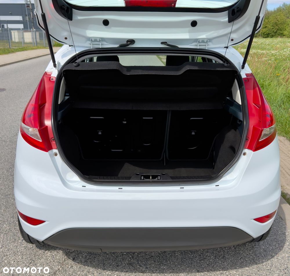 Ford Fiesta 1.5 TDCi Celebration - 16