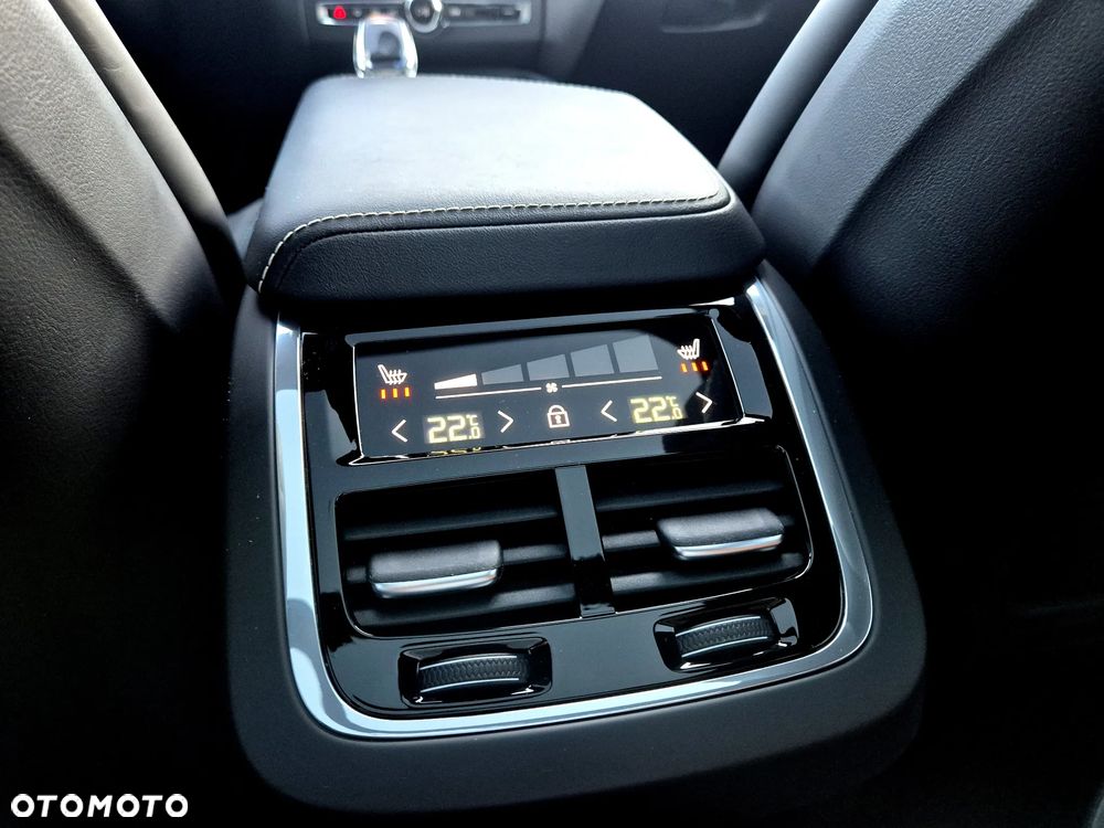 Volvo XC 60 B5 B AWD Ultimate Dark - 13