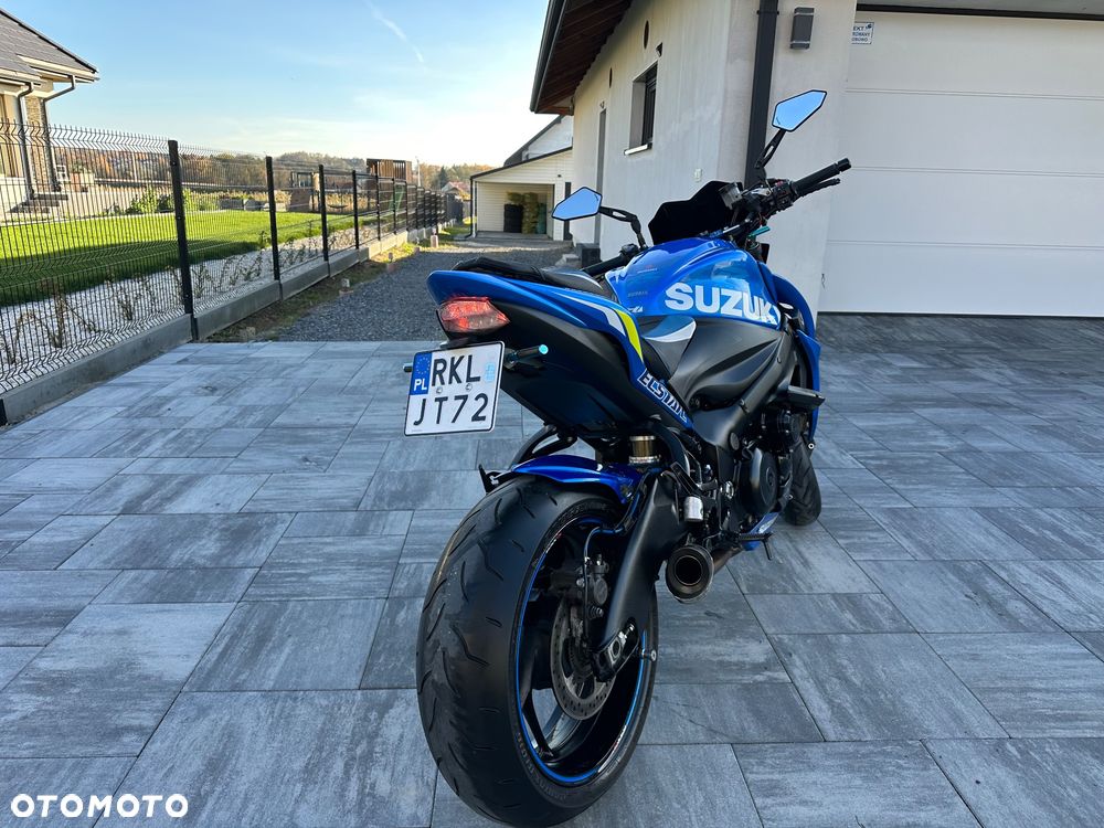 Suzuki GSX 1000 - 18