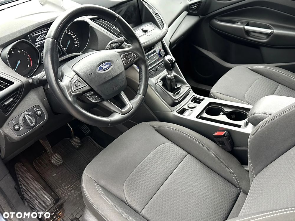 Ford Kuga - 19
