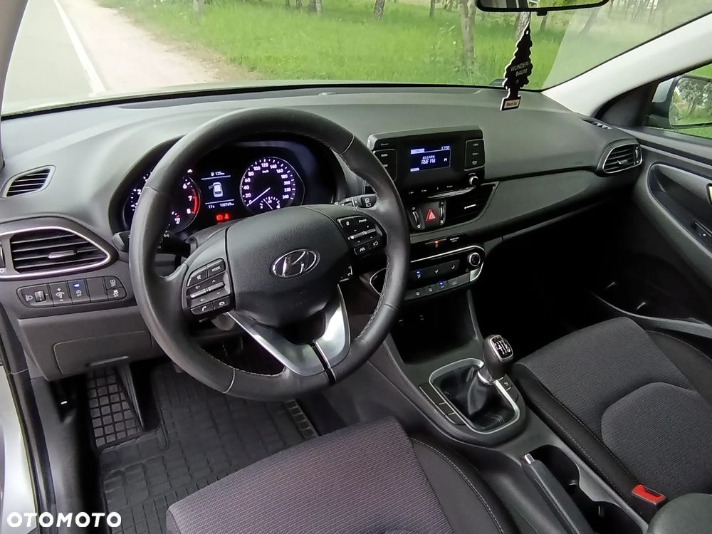Hyundai i30 1.5 DPI Classic + - 22
