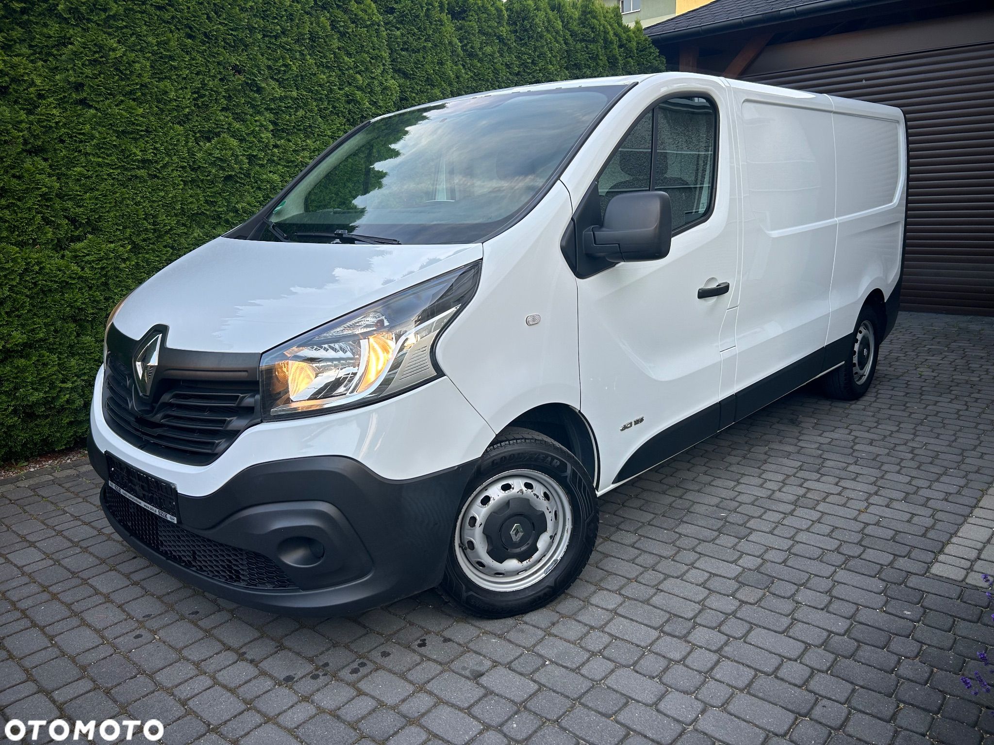 Renault Trafic - 1