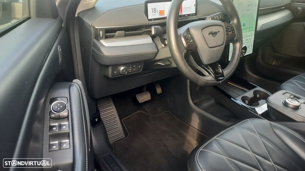 Ford Mustang Mach-E - 25