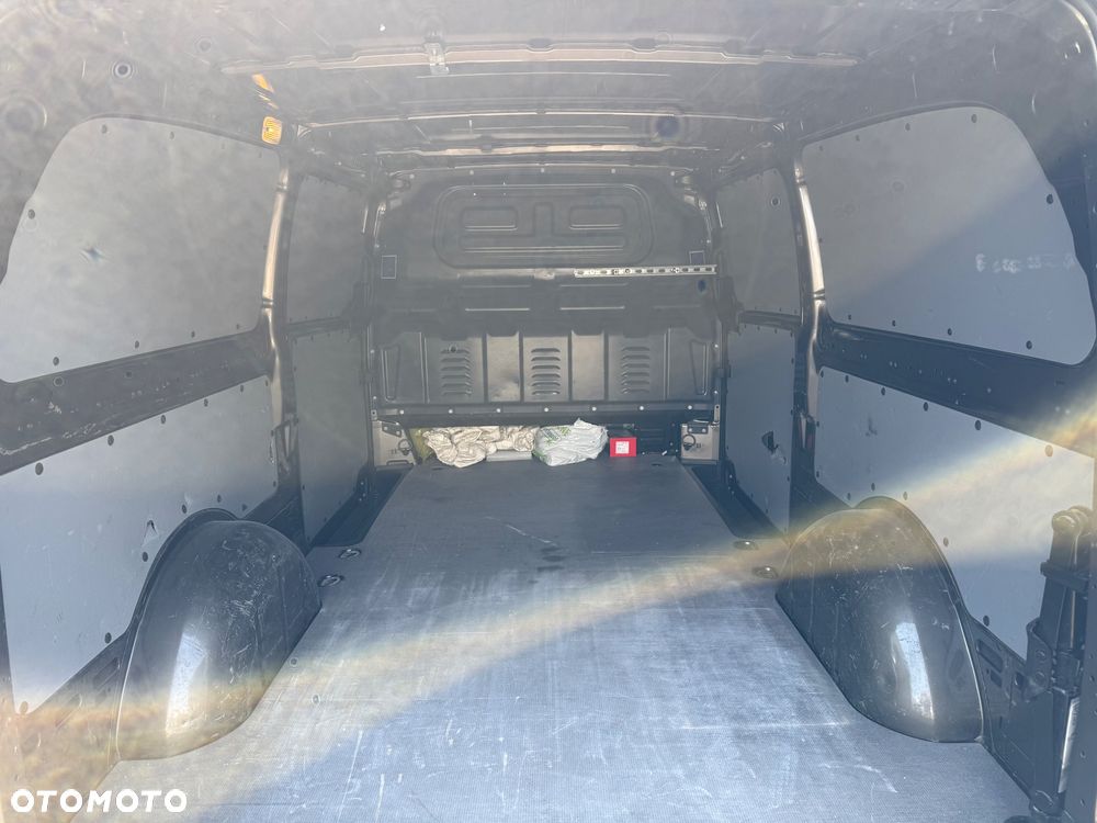 Mercedes-Benz VITO/METRIS - 19