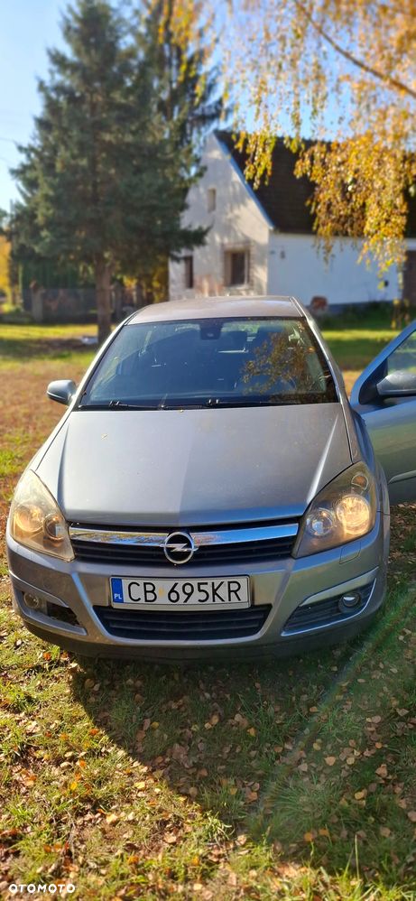 Opel Astra 2004 photo 2