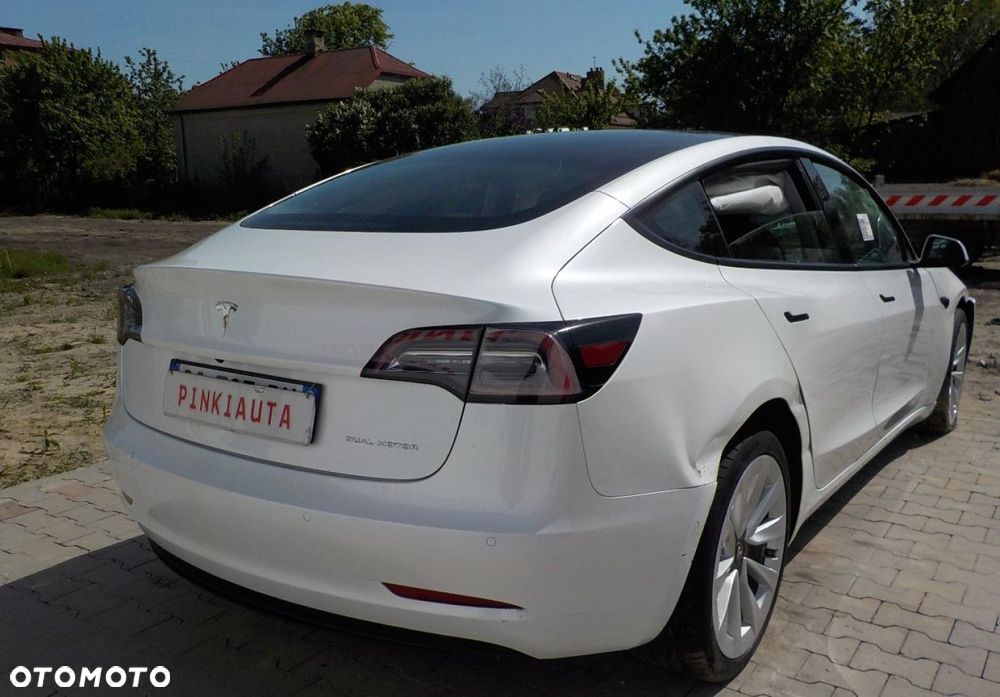 Tesla Model 3 - 11
