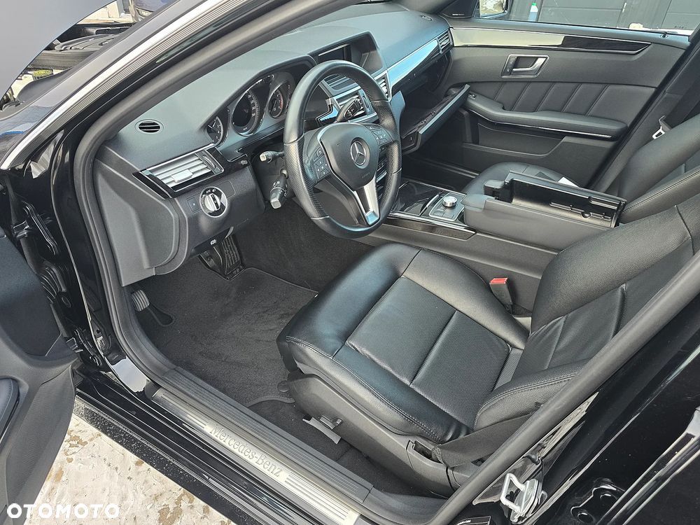 Mercedes-Benz Klasa E 200 CGI BlueEFFICIENCY 7G-TRONIC Avantgarde - 24