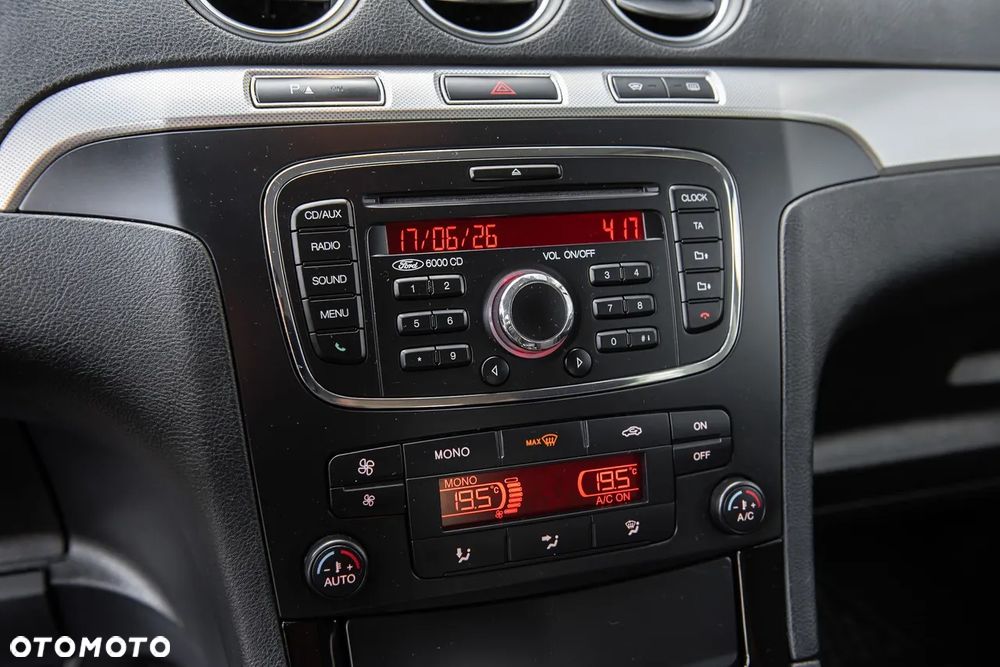 Ford Galaxy - 21