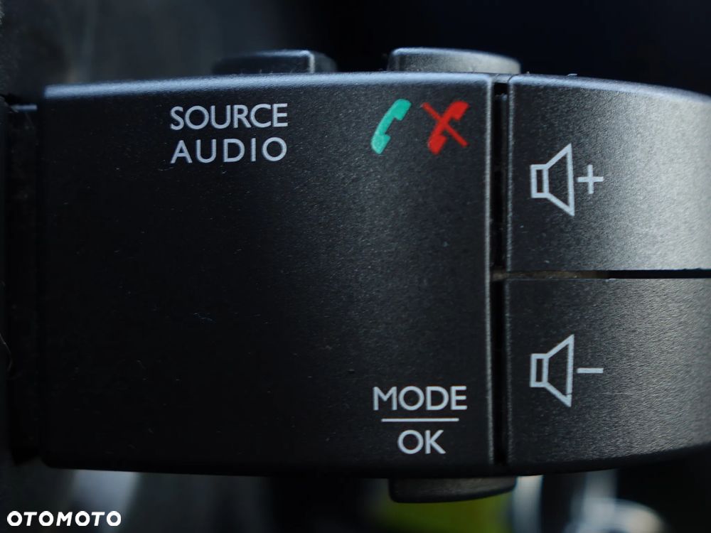 Renault Trafic 6-osobowy L1H1 - 24