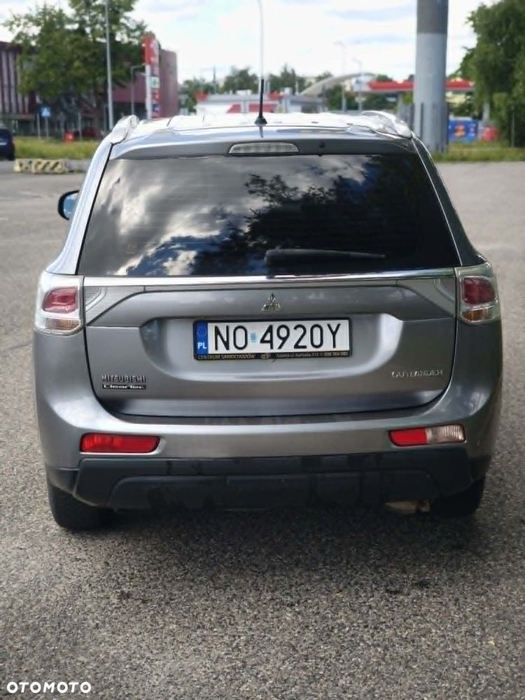 Mitsubishi Outlander 2.0 Intense + 2WD - 7