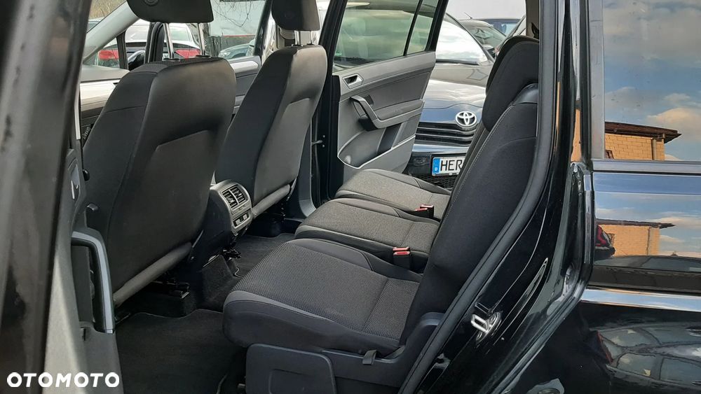 Volkswagen Touran - 15