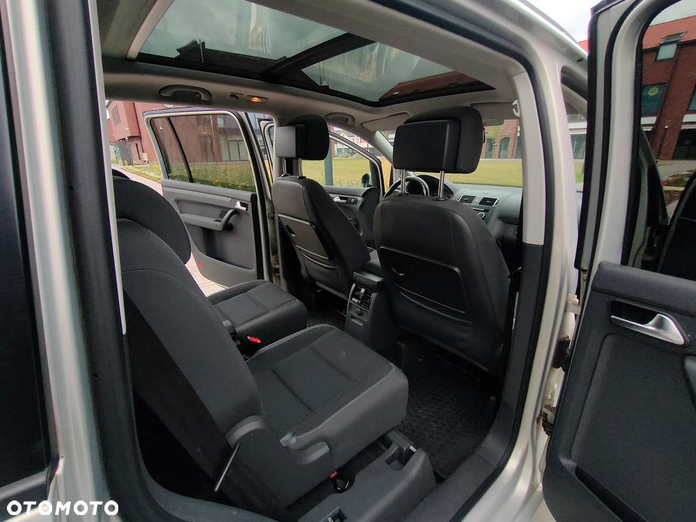 Volkswagen Touran 2.0 TDI DPF Highline DSG - 10