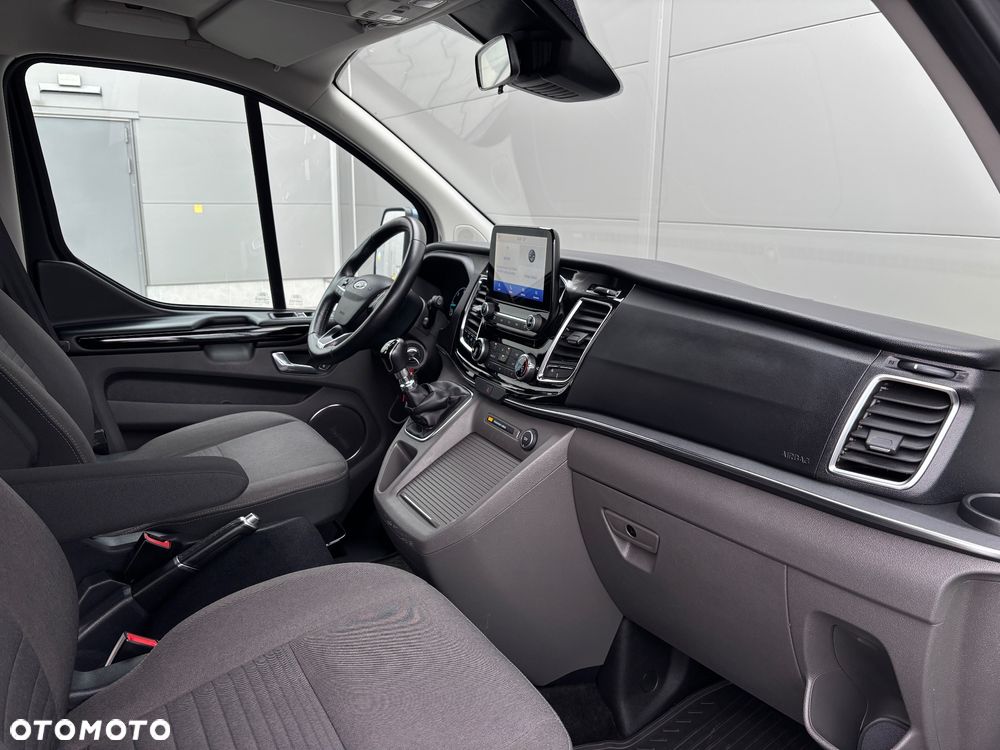 Ford Tourneo Custom 2.0 EcoBlue L2 Titanium - 16