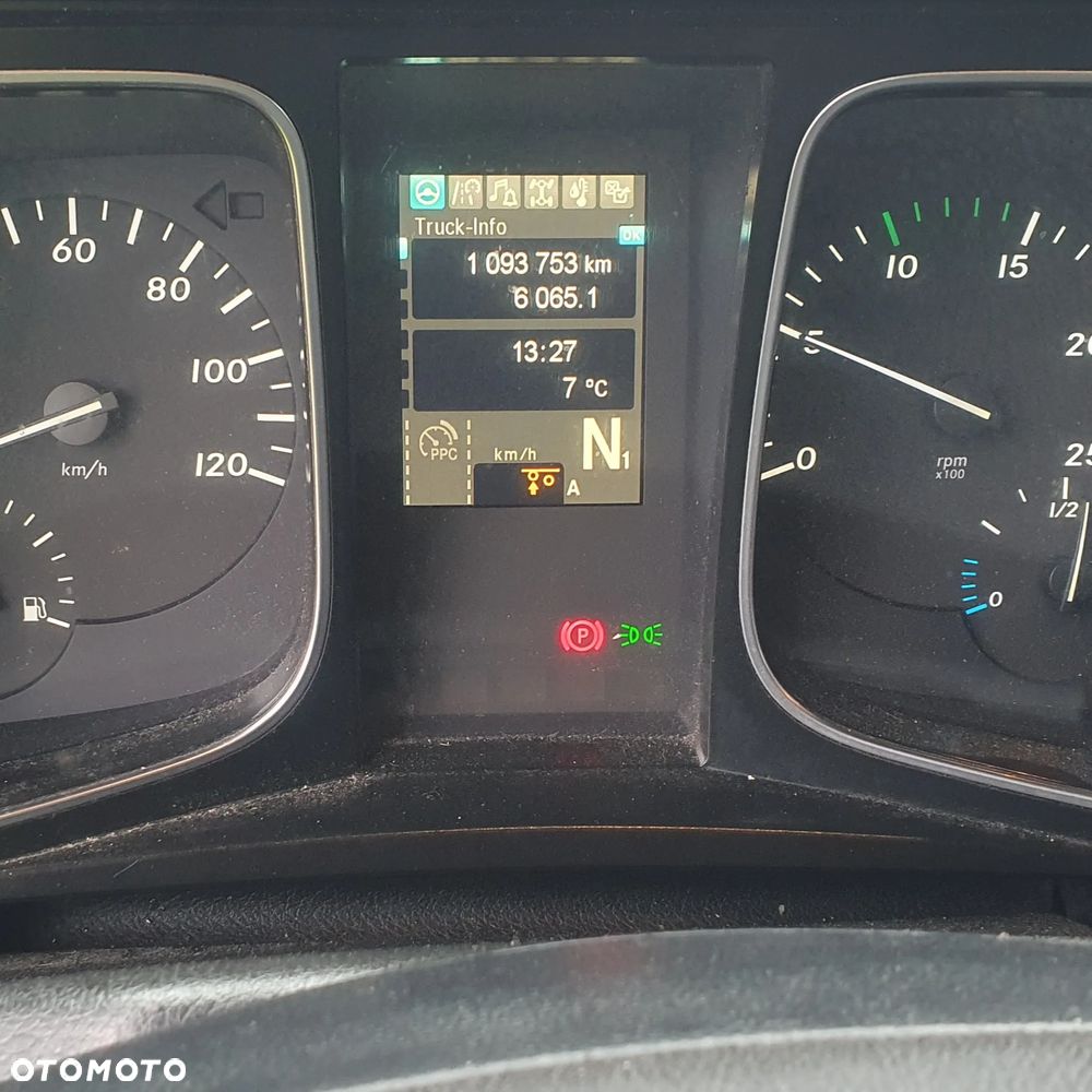 Mercedes-Benz ACTROS - 7
