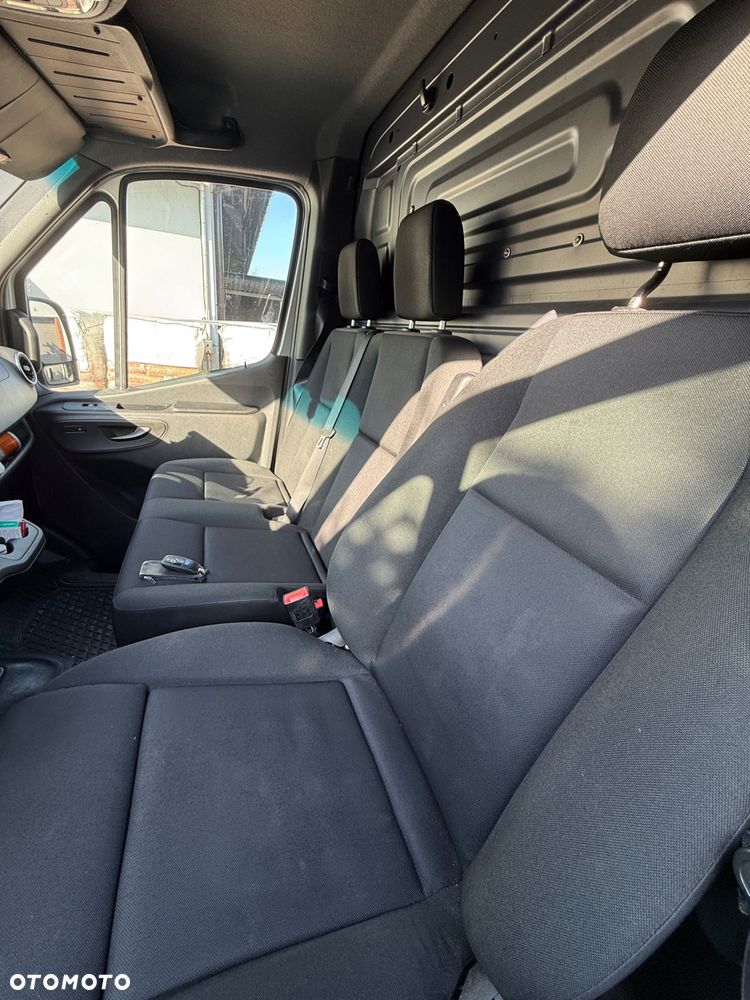 Mercedes-Benz Sprinter 319 - 3