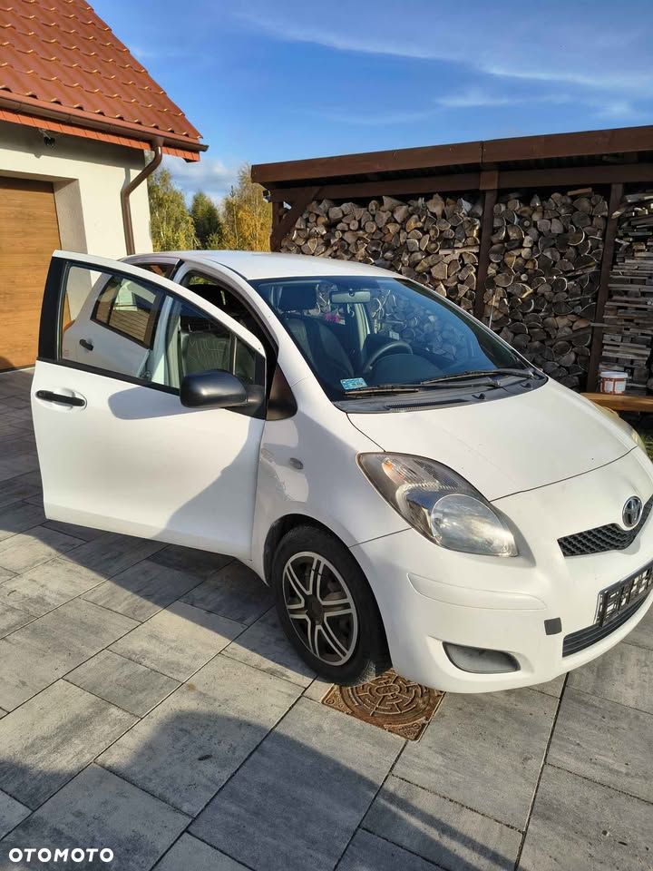 Toyota Yaris 2009 photo 2