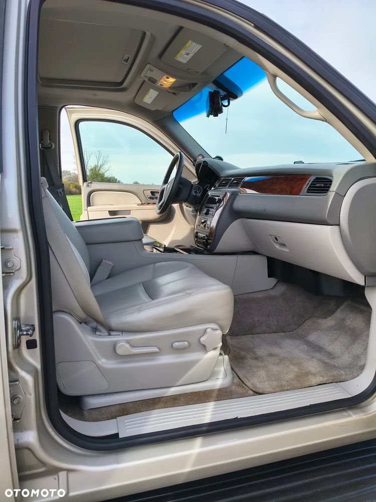 Chevrolet Tahoe - 22