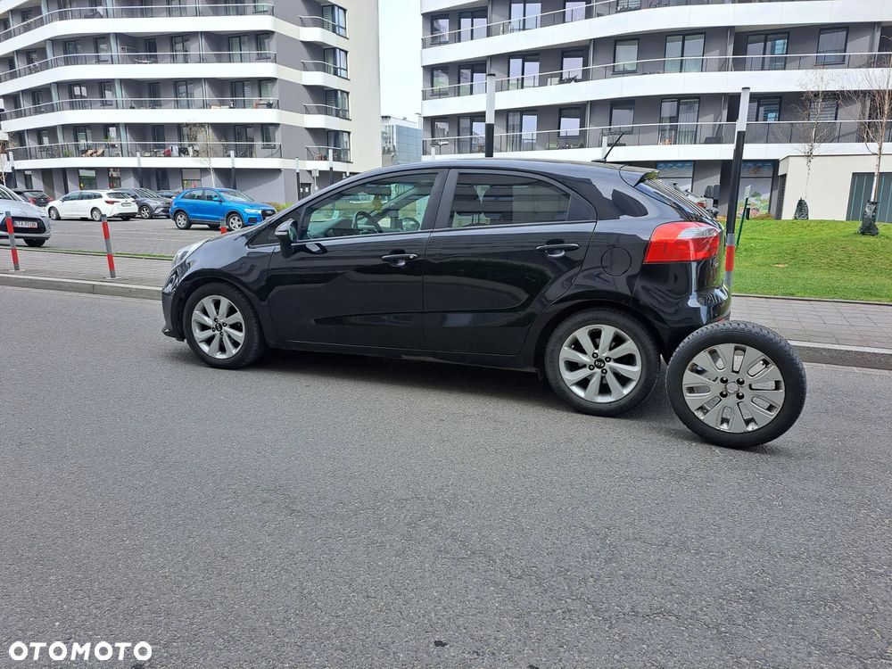 Kia Rio - 1