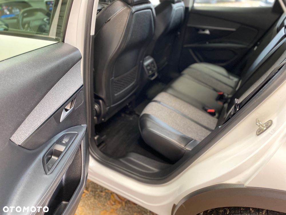 Peugeot 3008 BlueHDi 180 Stop & Start EAT8 Allure - 16