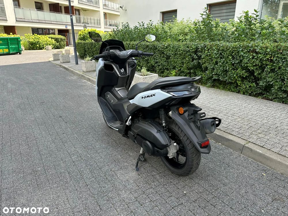Yamaha NMAX - 10
