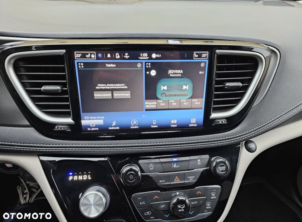 Chrysler Pacifica - 17