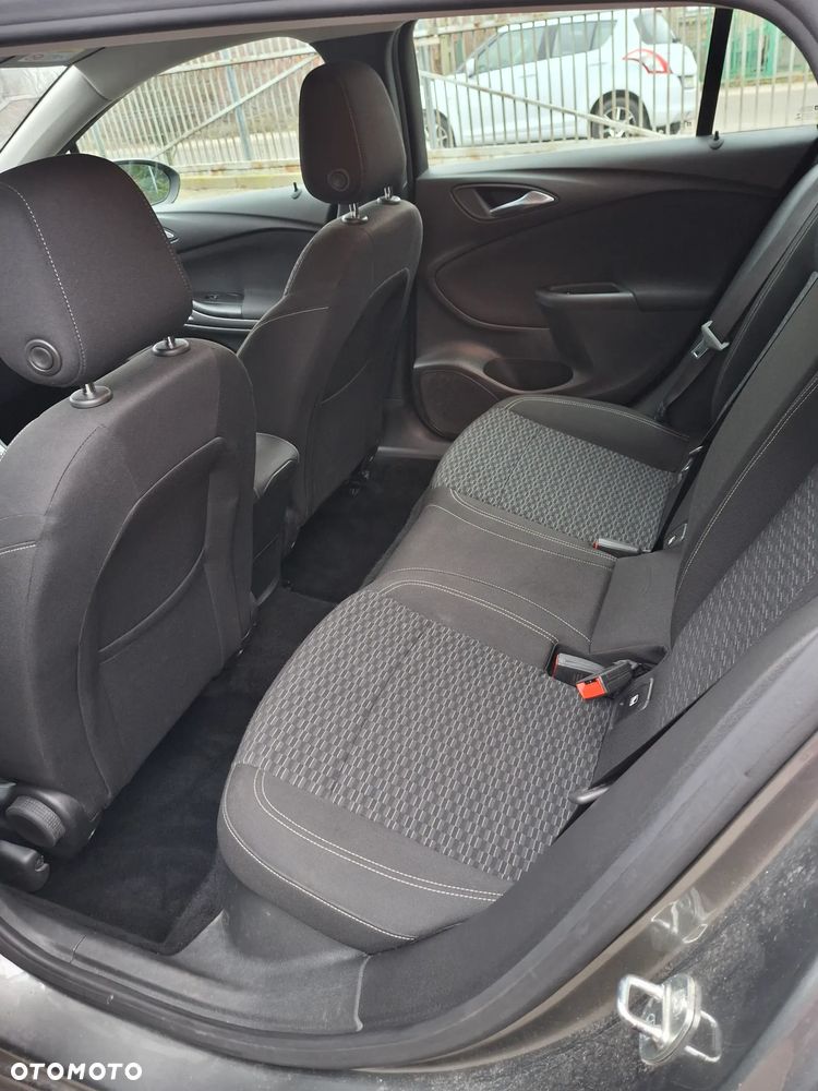 Opel Astra 1.4 T Dynamic S&S - 11