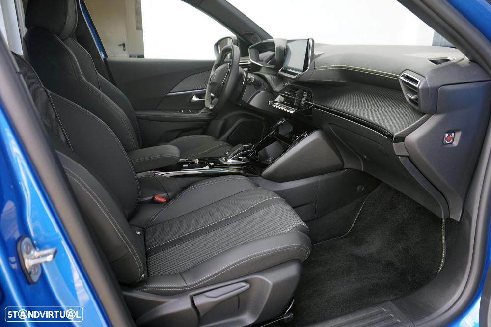 Peugeot 2008 1.2 PureTech GT EAT8 - 8