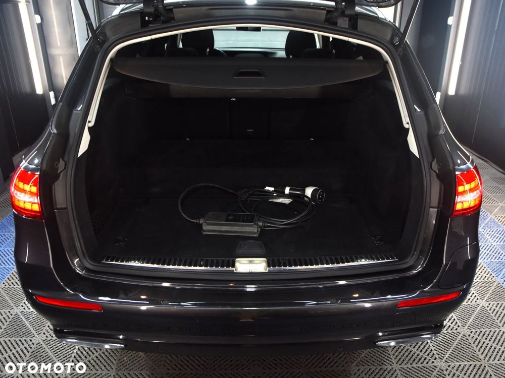 Mercedes-Benz Klasa E 300 de 4Matic 9G-TRONIC - 9