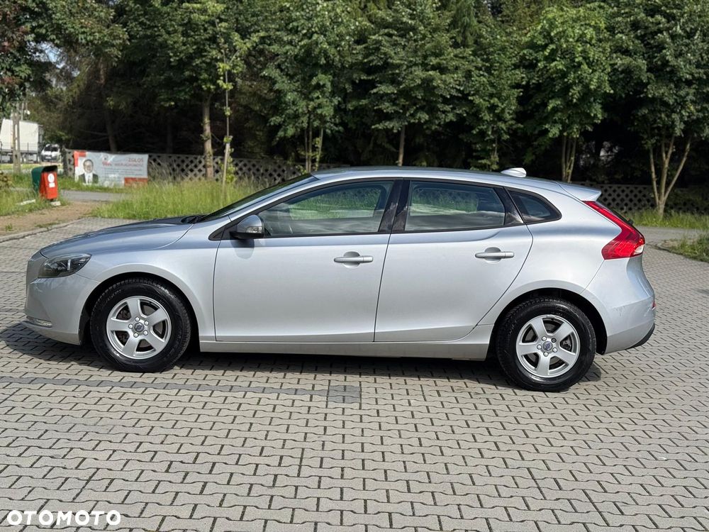 Volvo V40 D2 Momentum - 4