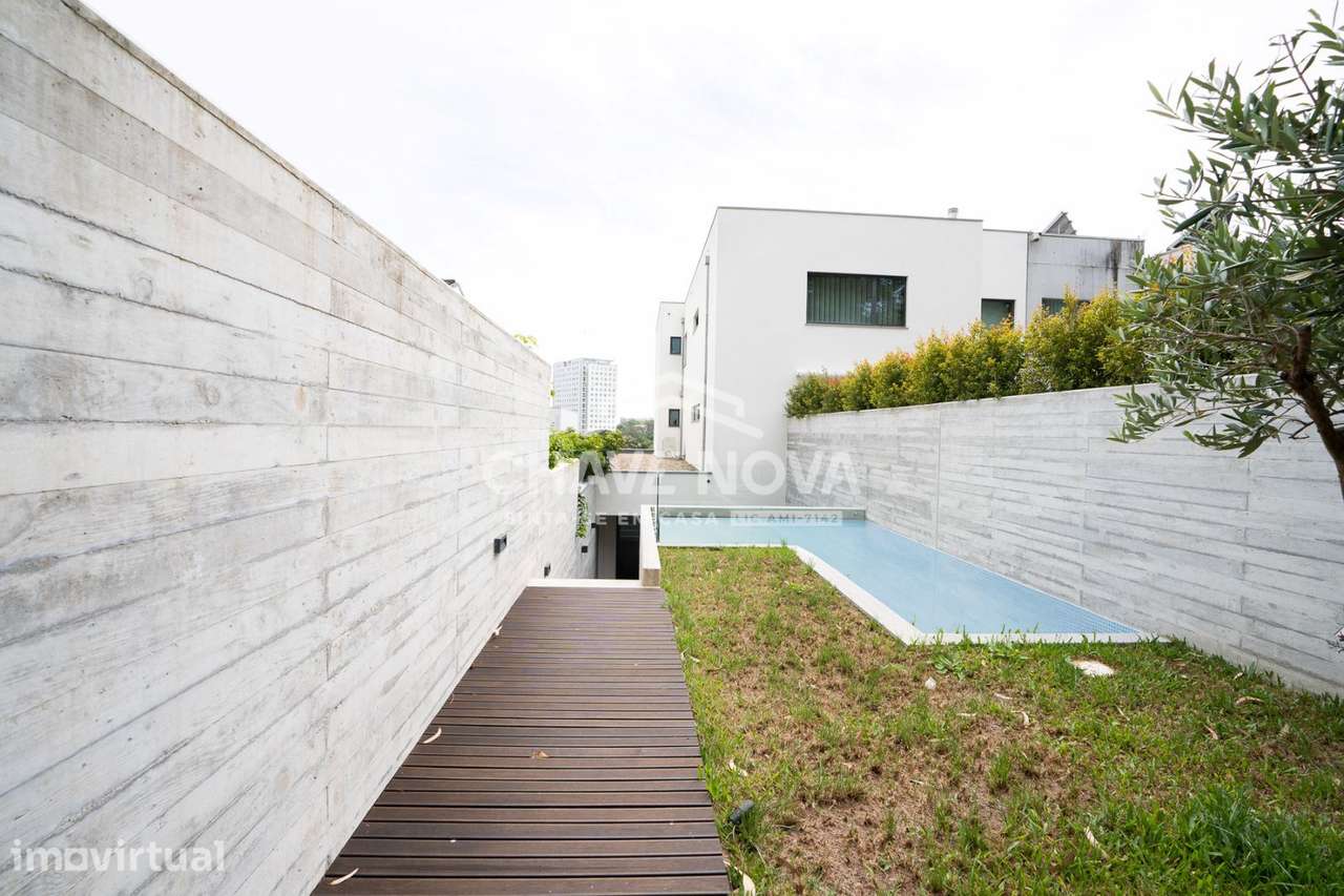 Moradia Duplex, com piscina no Bairro da Vilarinha, Porto - Grande imagem: 4/25