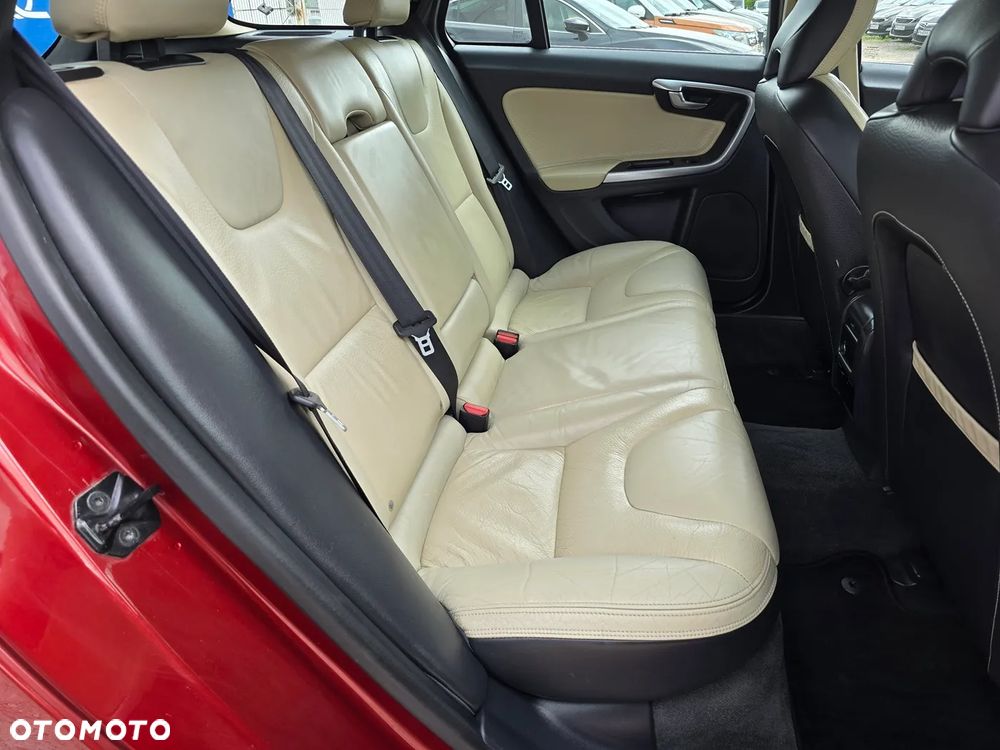 Volvo V60 D3 Momentum - 15