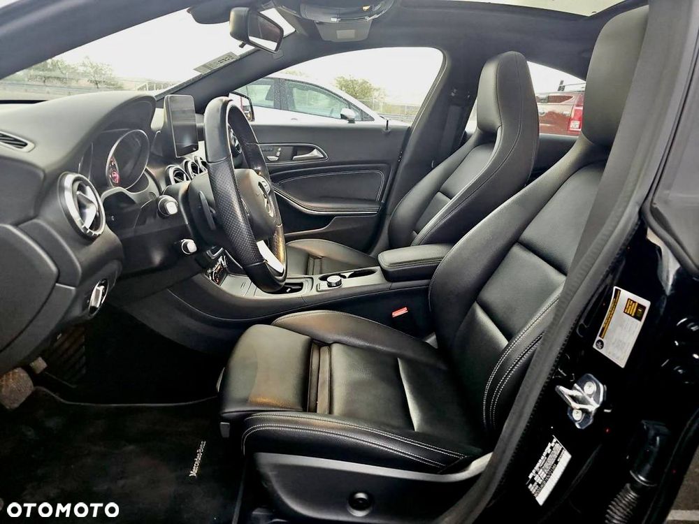 Mercedes-Benz CLA 250 4-Matic AMG Line - 8