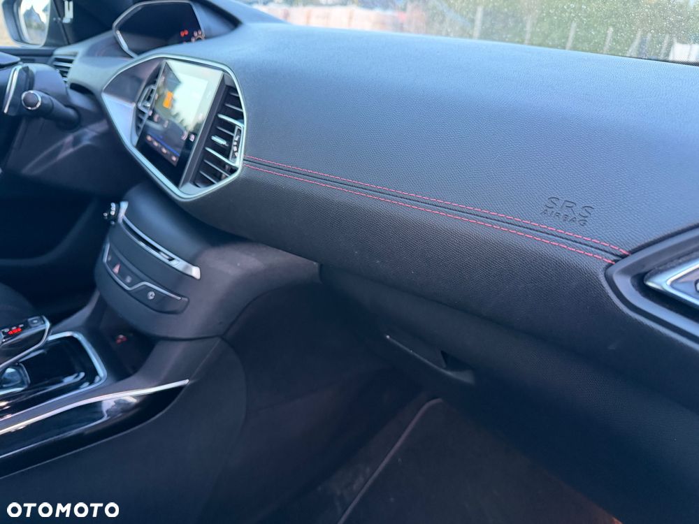 Peugeot 308 PureTech 130 GPF EAT8 Stop & Start GT Pack - 27