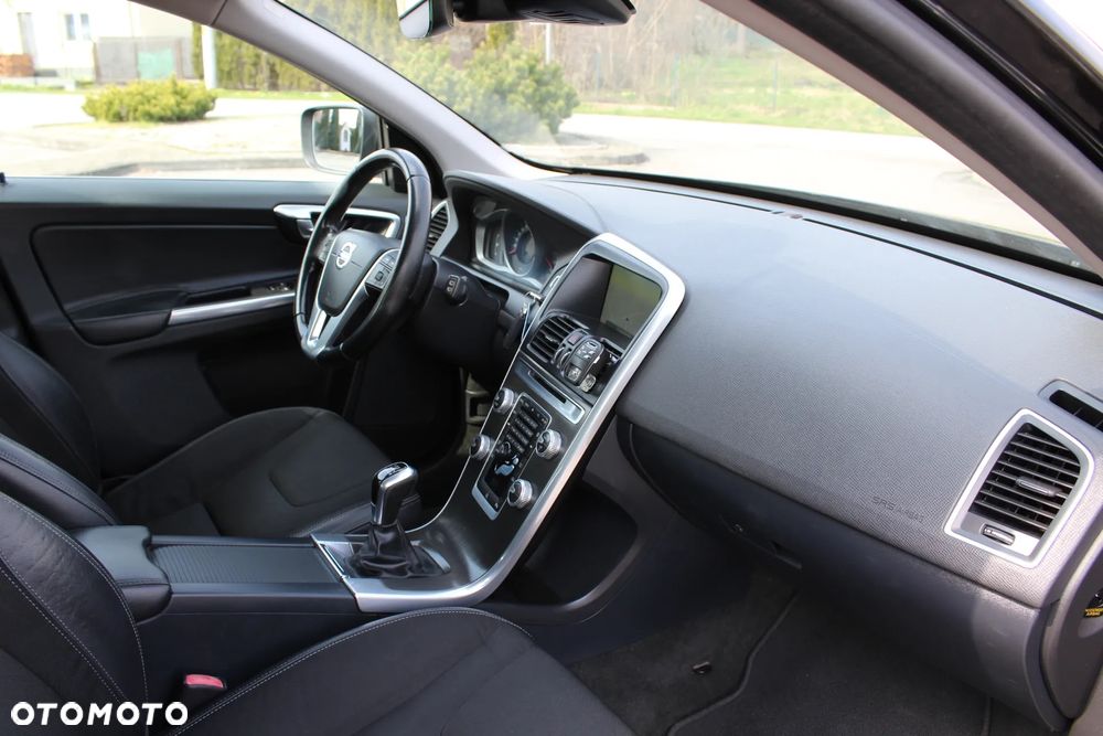 Volvo XC 60 D3 Momentum - 16
