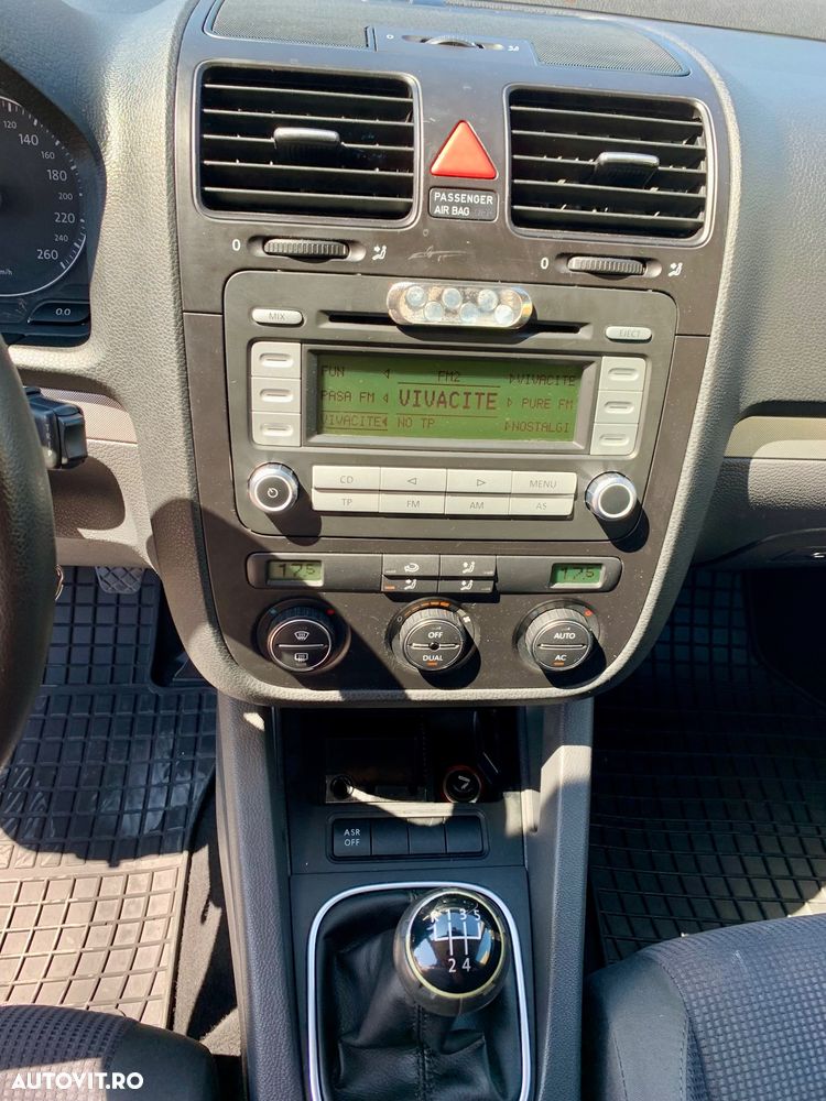 Volkswagen Jetta 1.9 TDI DPF Trendline - 11