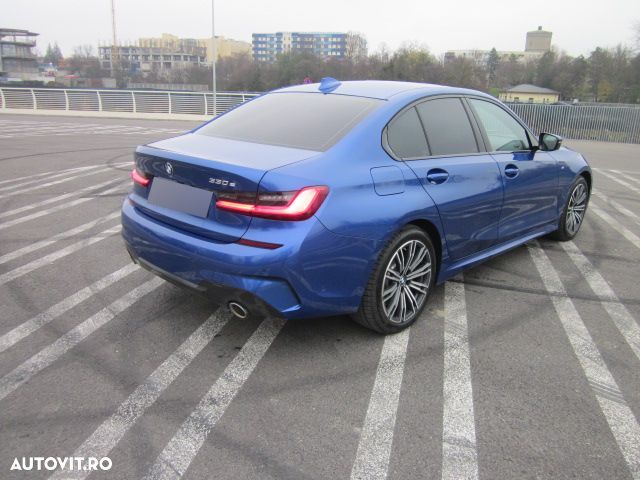 BMW Seria 3 330e Aut. M Sport - 3