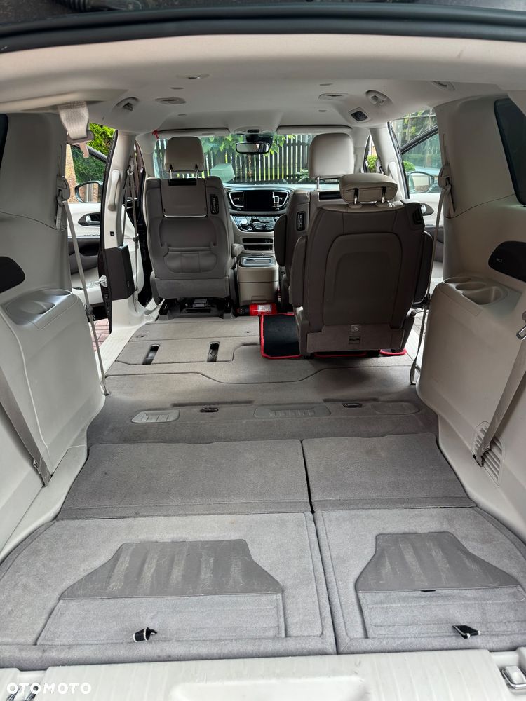 Chrysler Pacifica - 13