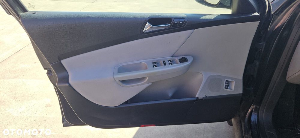 VOLKSWAGEN PASSAT B6 05-09 2.0 FSI BLR - RADIO RADIOODTWARZACZ - 17