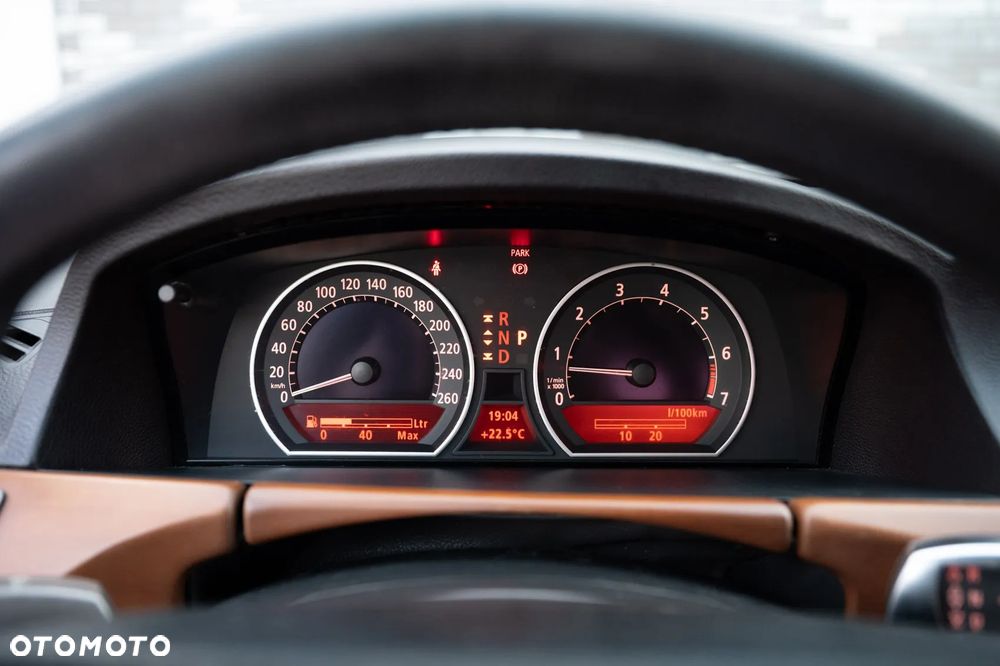 BMW Seria 7 735i - 14