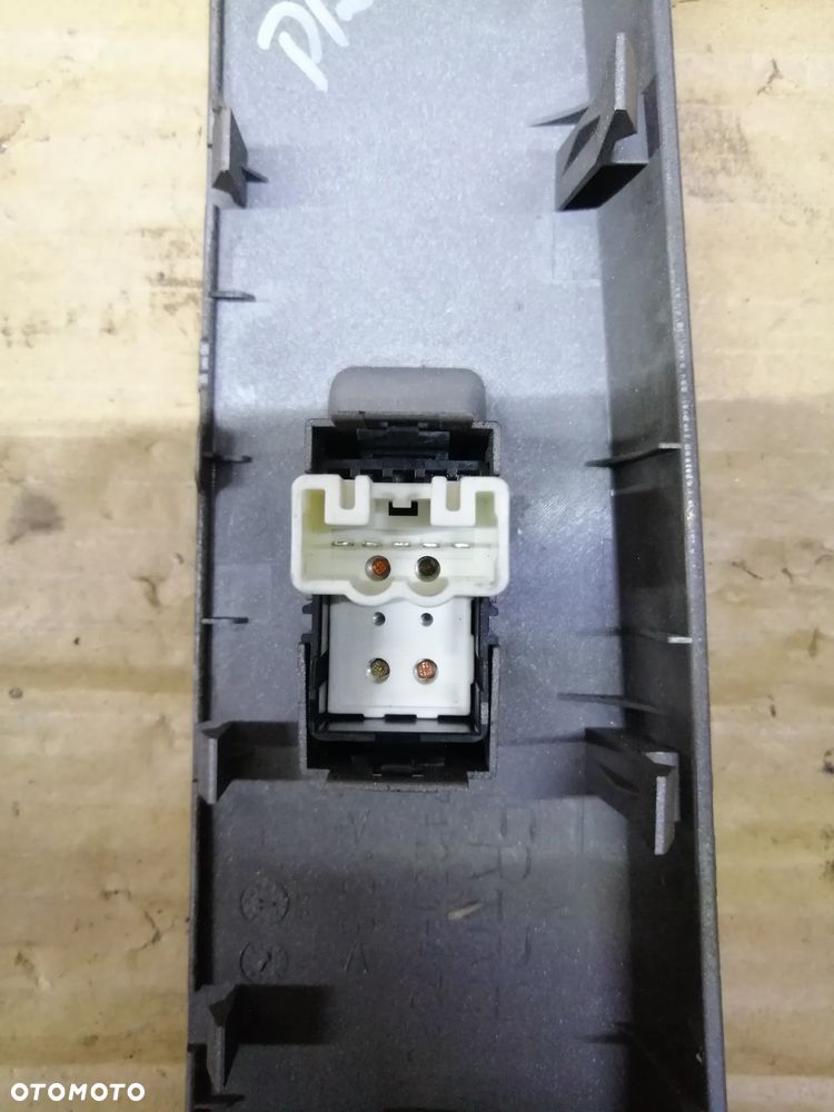 Toyota Prius II panele sterowania szyb komplet - 10