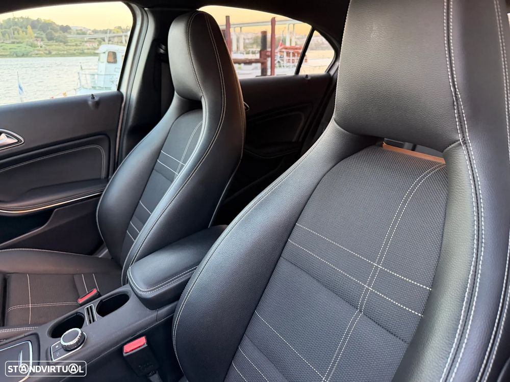 Mercedes-Benz A 200 CDI 4Matic 7G-DCT Urban - 13
