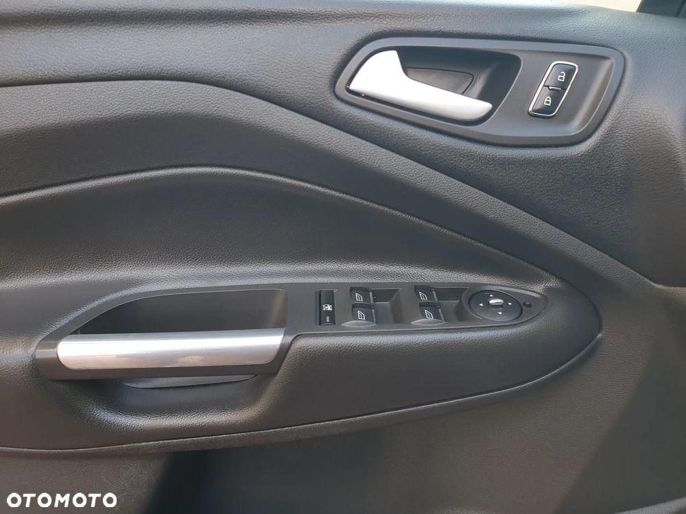 Ford Kuga 2.0 TDCi 4x4 Titanium - 23