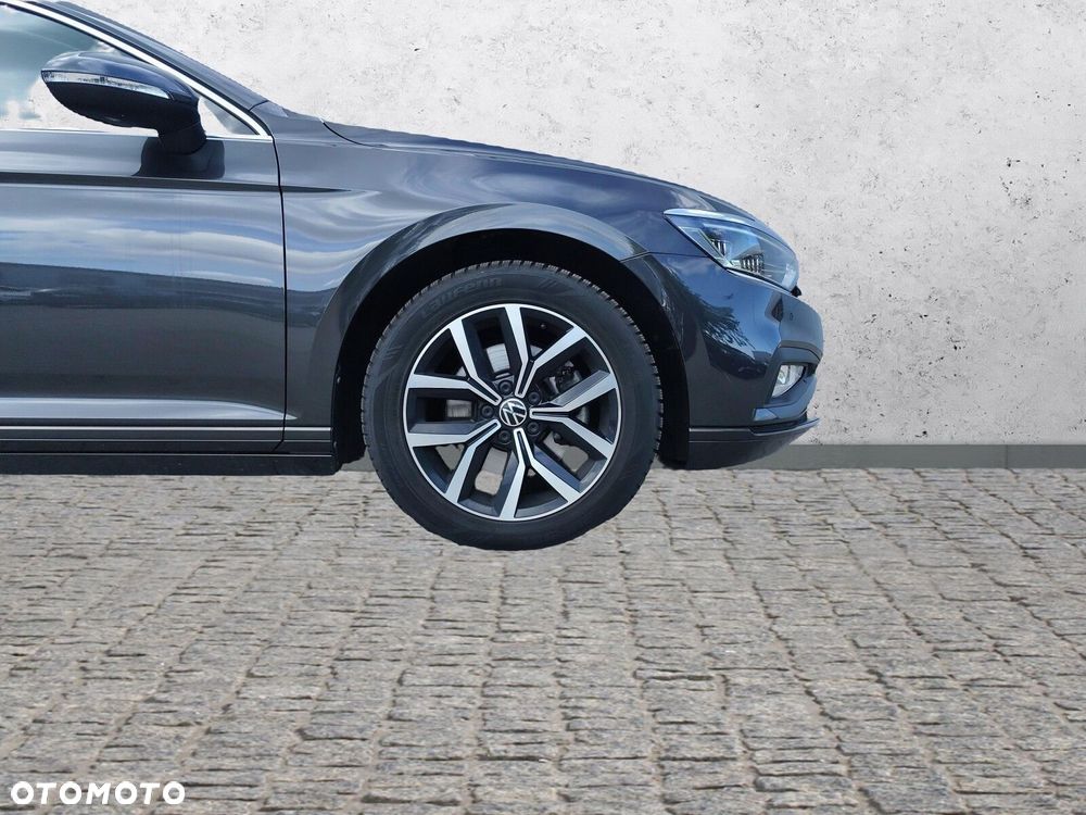 Volkswagen Passat - 32