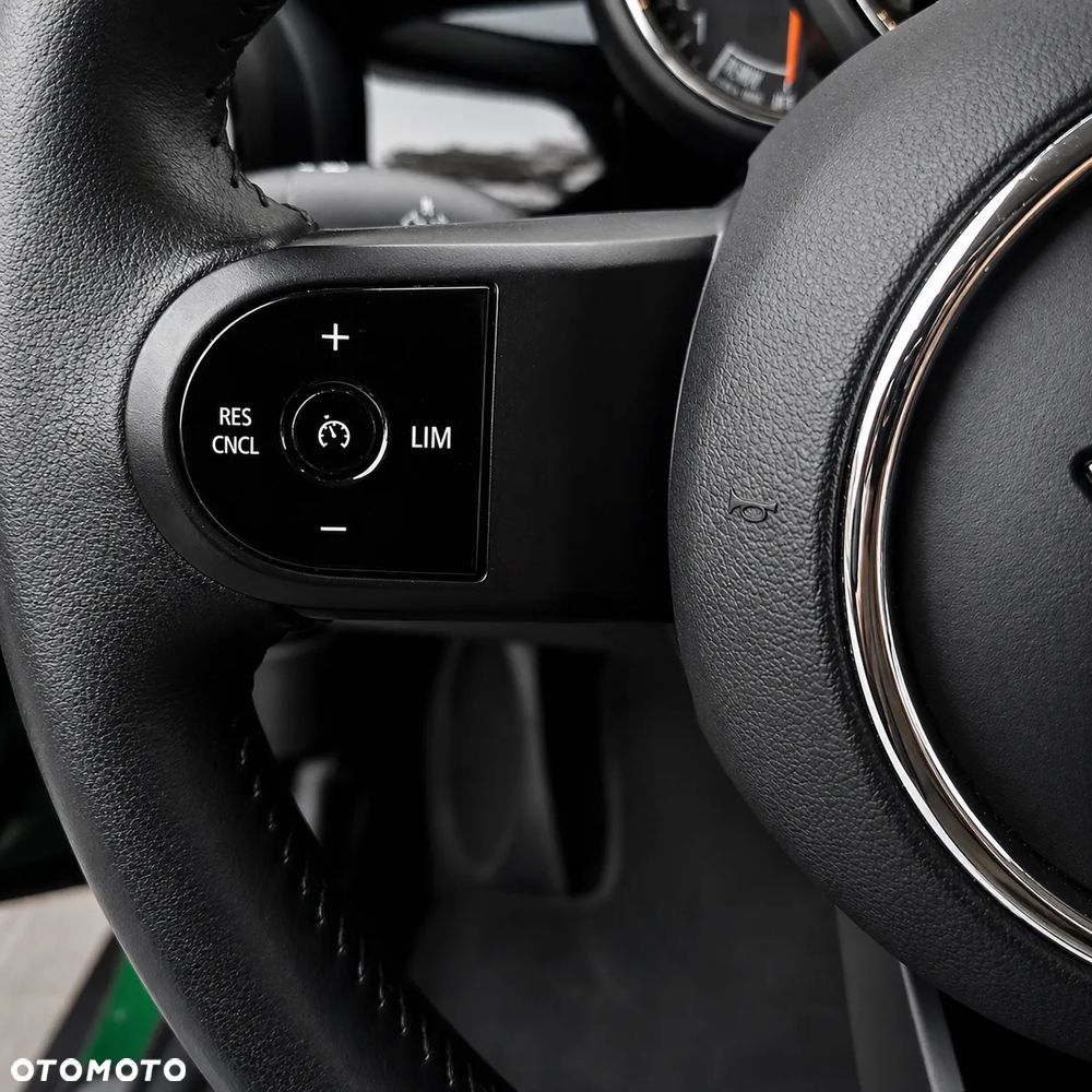 MINI Cooper Standard - 17