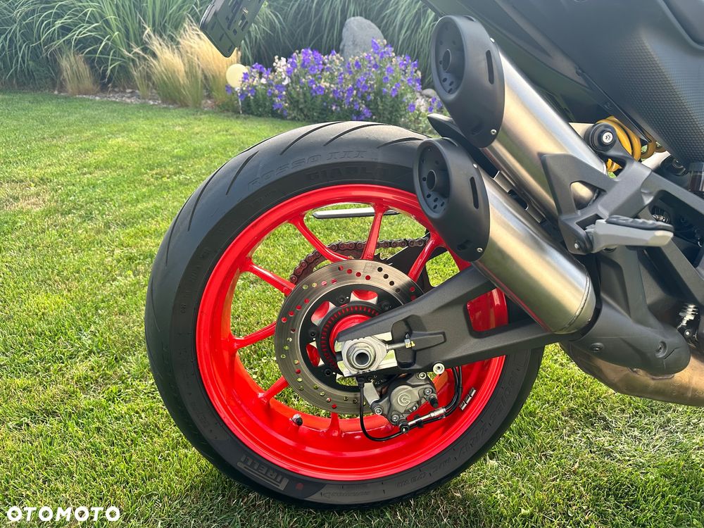 Ducati Monster - 11