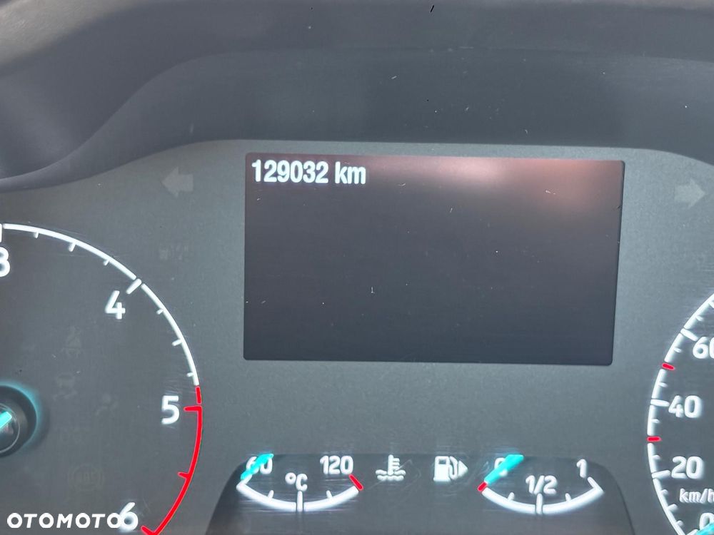 Ford Transit Connect - 13