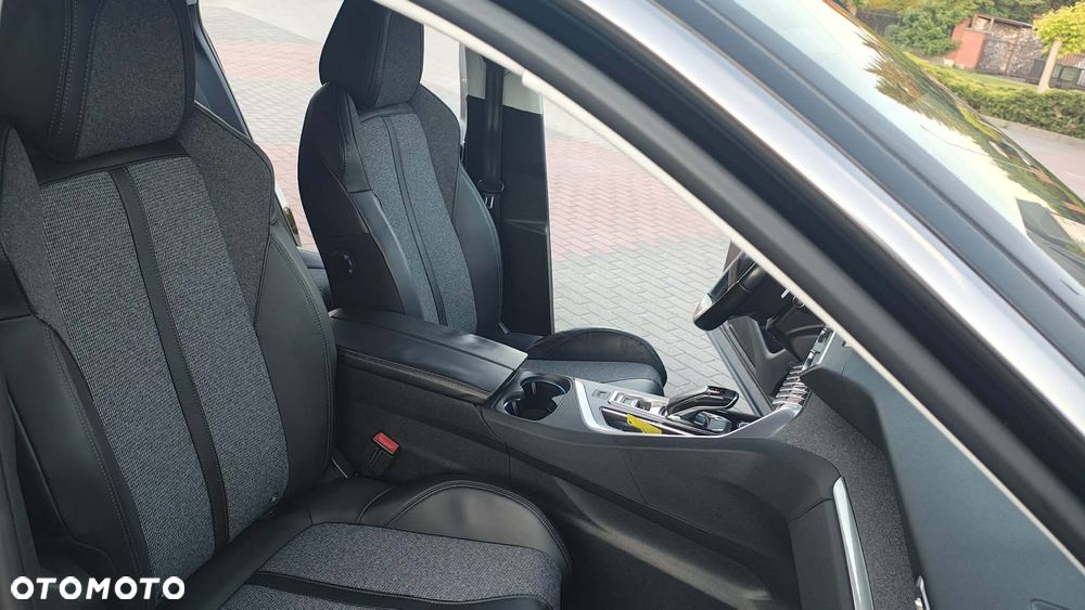 Peugeot 3008 1.5 BlueHDi Active S&S EAT8 - 23