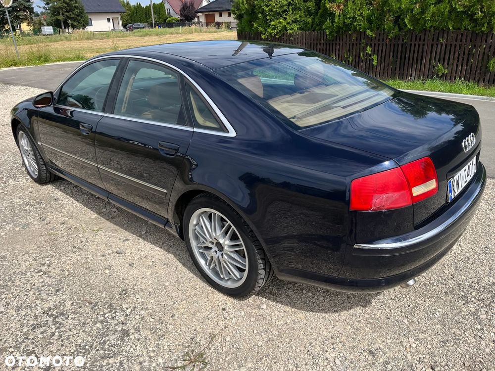 Audi A8 - 8