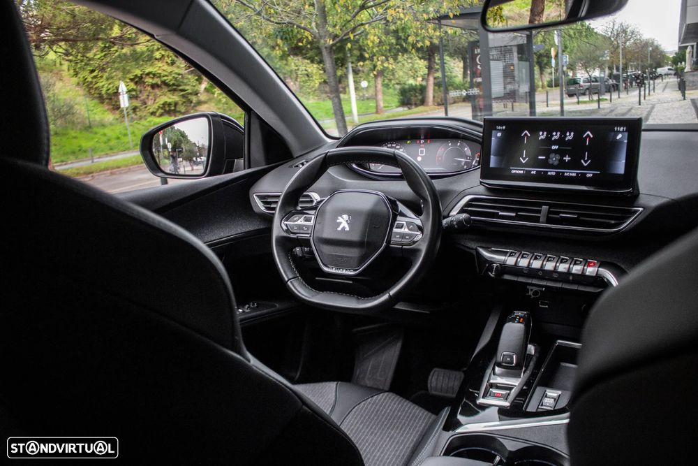 Peugeot 3008 1.5 BlueHDi Allure EAT8 - 32